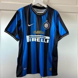 Inter Milan 2009/2010 Home retro kit - Helt ny, Champions league final 2010 Inter Milan tröja, inga skambud men pris kan diskuteras 