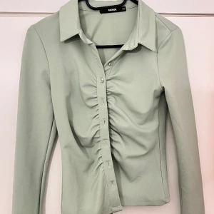 Blus - Jättefin blus som är i bra skick. Den är inte använt alls! 