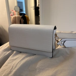 Vit väska - Söt väska🩷