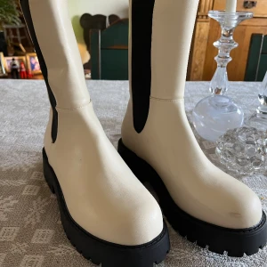 Stövlar stl 40 Hennes & Mauritz - Helt oanvända, stövlar stl 40