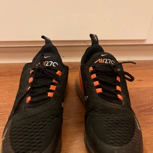 Air Max 270s  - Skor som ej användes passar 42-43