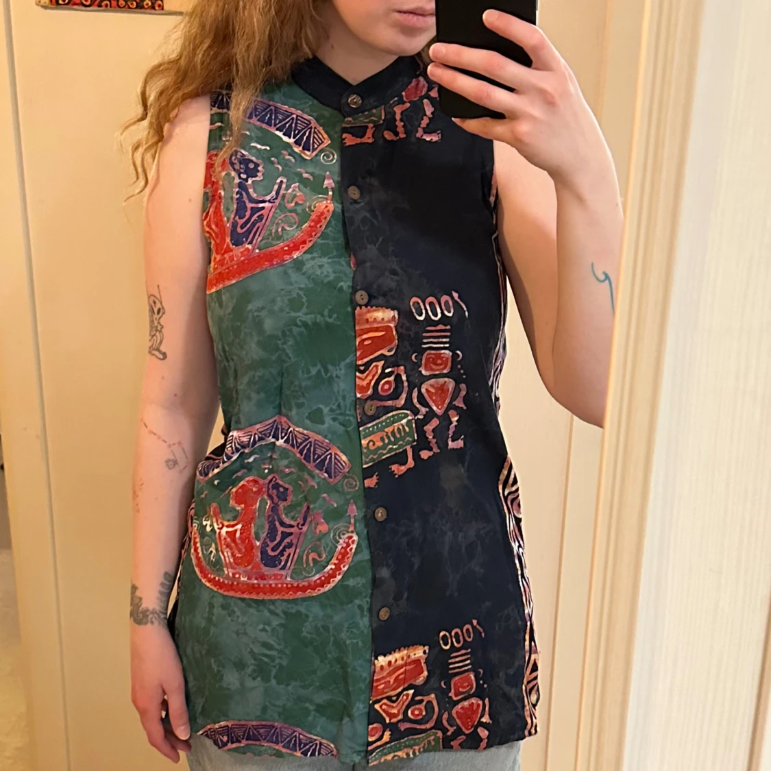 Blus med coolt tryck - 91