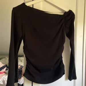 zara tröja - super fin tröja från zara. helt oanvänd endast testad🥰 storlek s