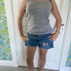 Ribbad topp - Jättefint linne med ribb går att användas till vad som helst sååå fin färg❤️❤️