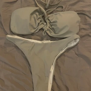 Helt ny bikini  - Helt ny jättesnygg bikini ifrån mklifestyle. Storlek m i båda delarna. Endast testad med underkläder under. 150 kr 