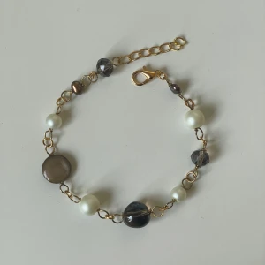 Handgjort armband - Tryck på köp nu om du vill köpa och kontakta vid frågor❤️