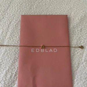 Letter Bracelet Gold - A - Nypris; 299kr Mitt pris; 100kr+frakt