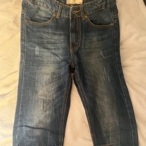 I dig demin jeans - Jag säljer nu min jätte snygga jeans. Jag säljer dem då de aldrig kommit till användning