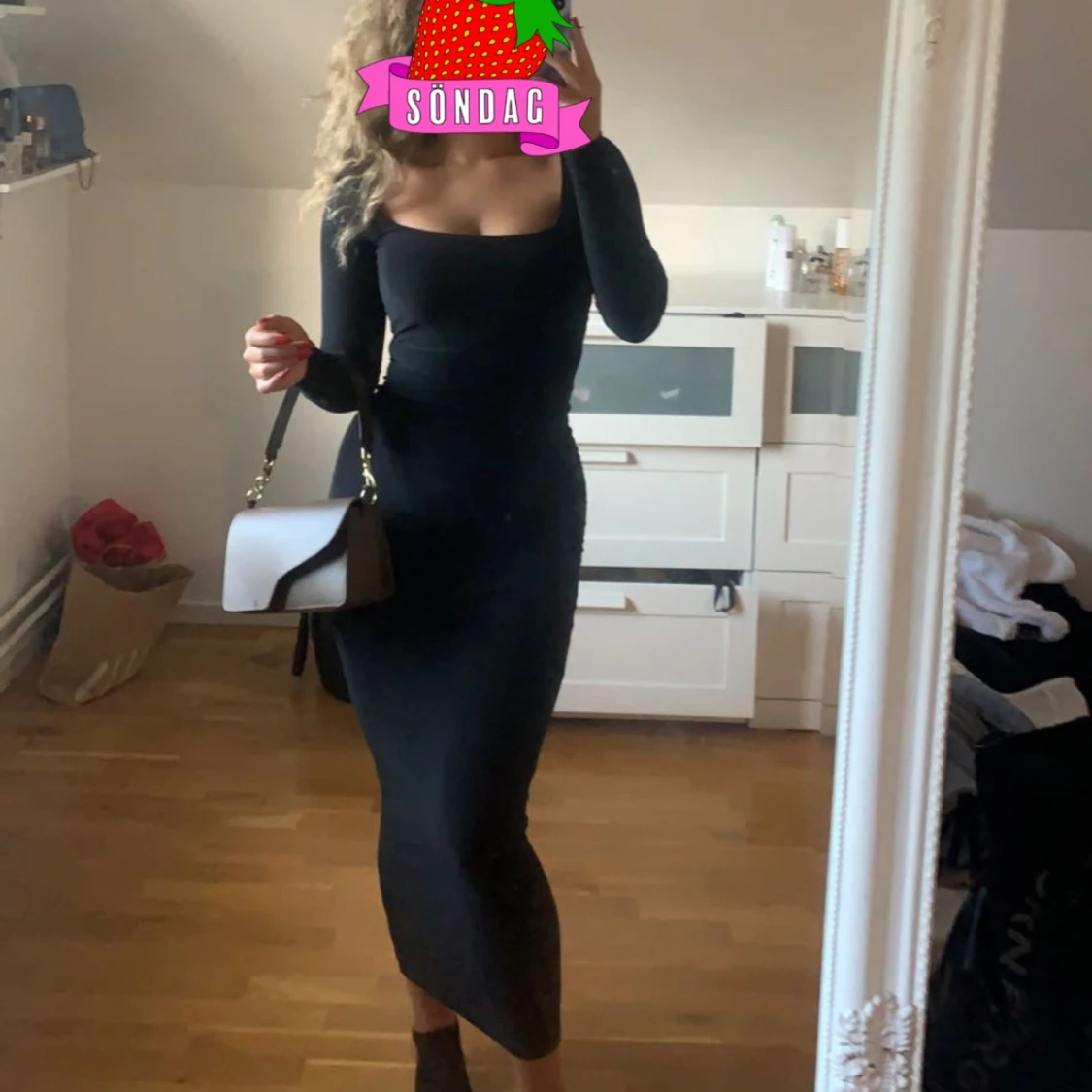 Hourglas svart klänning