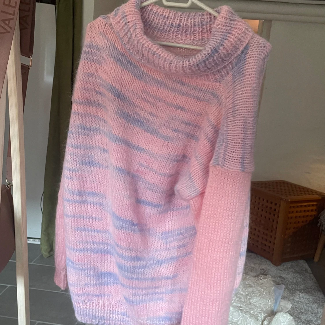 Stickad tröja, lokal tillverkare, Skåne  - 91