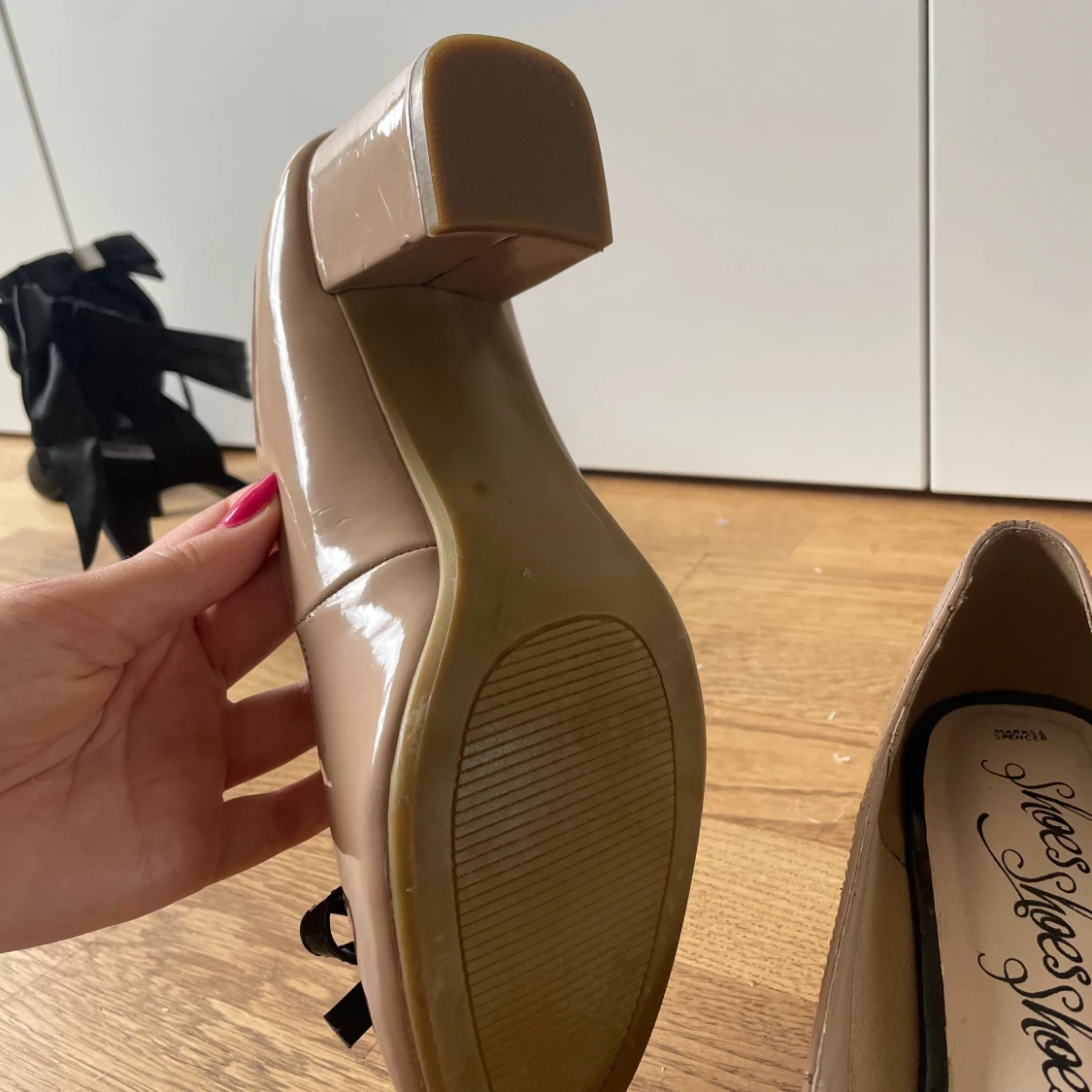 Klackar med rosetter - 91