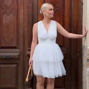 Tulle mini dress - Supersöt vit klänning från Gina tricot! Enbart använd en gång, inga fläckar eller skador<3 Använd gärna köp, önskas fler bilder är det bara att skriva!💞💞