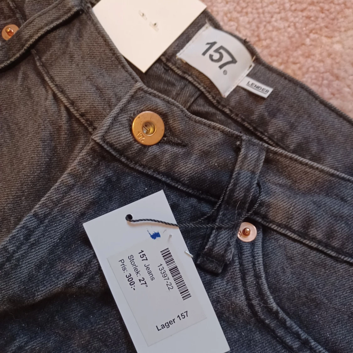 Helt nya svarta raka jeans från lager 157 - 91