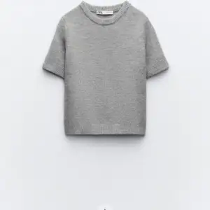 Säljer denna stickad tröja från Zara passar också till S, har knappast använt