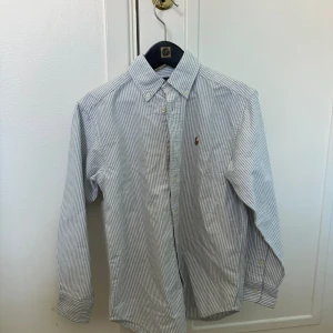 Ralph lauren skjorta - Ralph lauren skjorta i strl 10-12 