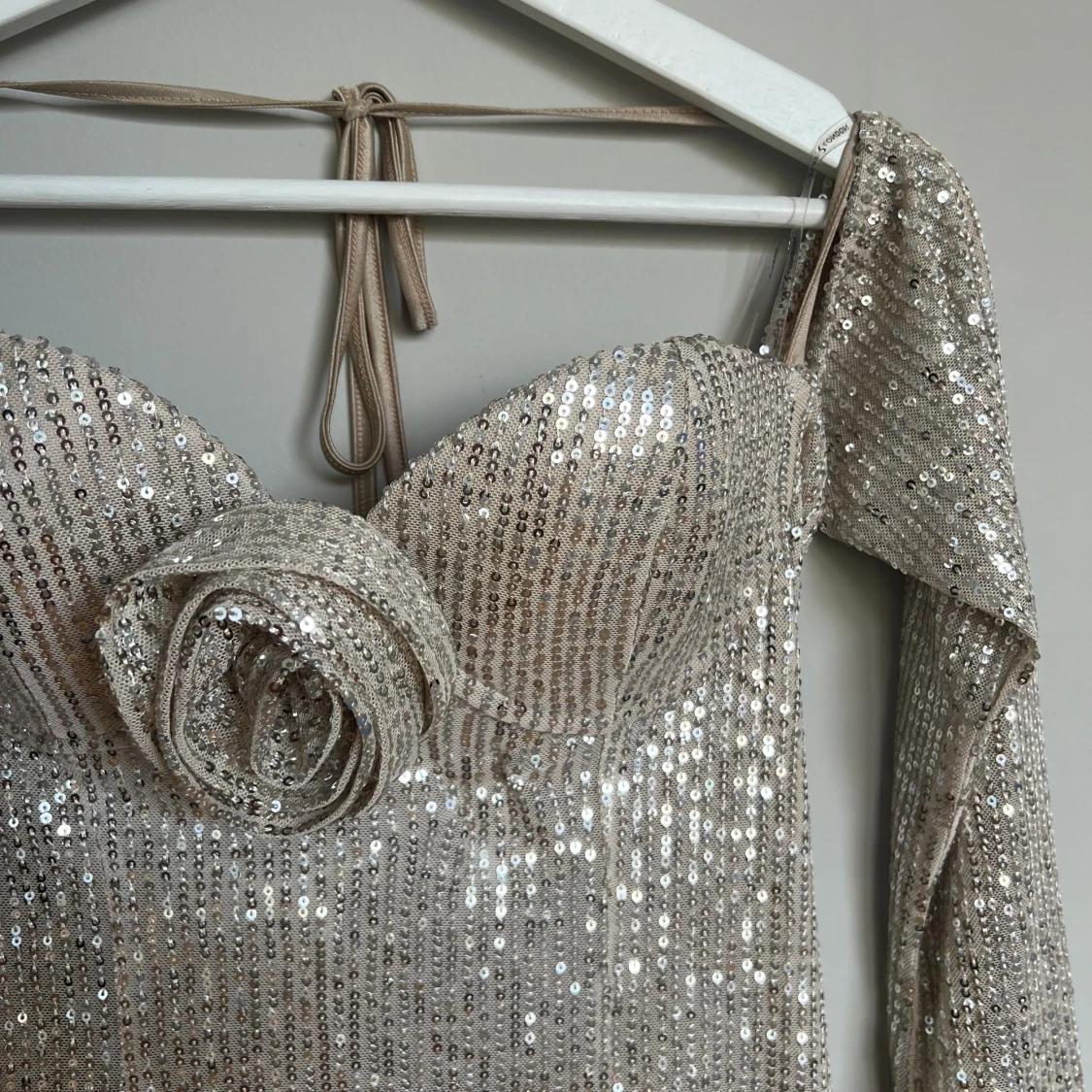 Glittrig Rosklänning med avtagbara ärmar - 90