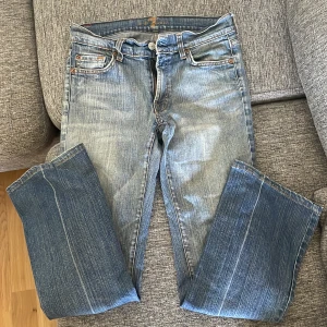 lågmidjade jeans - lågmidjade bootcut 