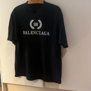 Balenciaga OS T-Shirt - Oversized Balenciaga Tee, Storlek M