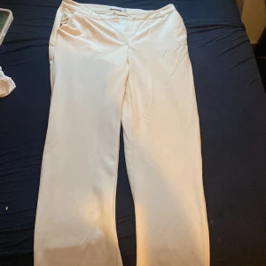 Kostymbyxor mid waist - Säljer då de inte kommit till användning!