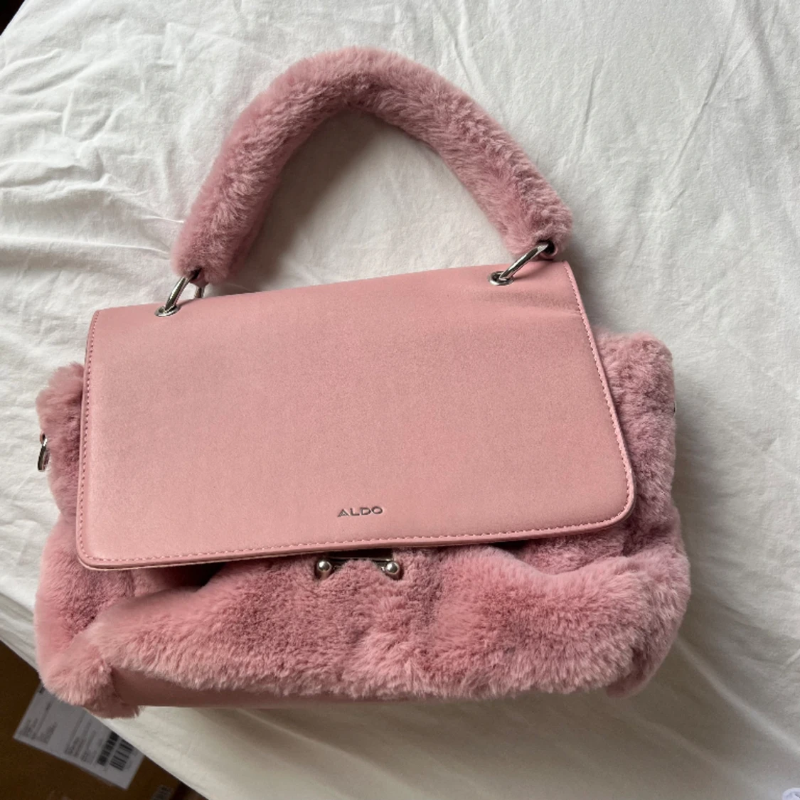 Rosa fuskpälsväska - 90