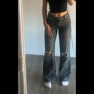 Zara jeans  - Skitsnygga jeans ifrån Zara som tyvärr inte kommer till användning! 🫶🏼