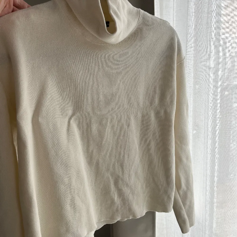 Jättefräsch tröja nu till våren. Som ny! Knappt använd💕💕 Från Zara, storlek S. Tröjor & Koftor.