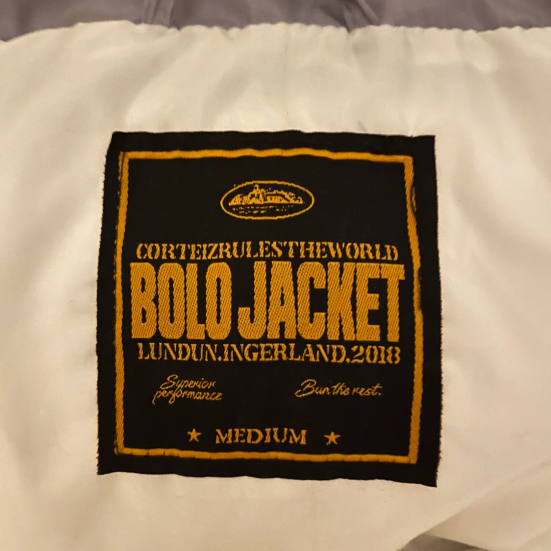 Corteiz bolo puffer (grå/silver) OBS: re*p - 90