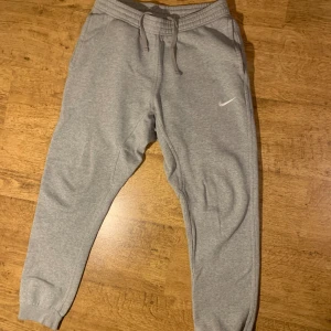 Nike joggers  - Sköna knappt använda Nike joggers  Storlek M