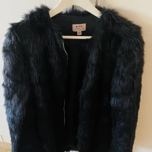 SÖKES i stl S - Söker denna från NYPD i storlek S. 