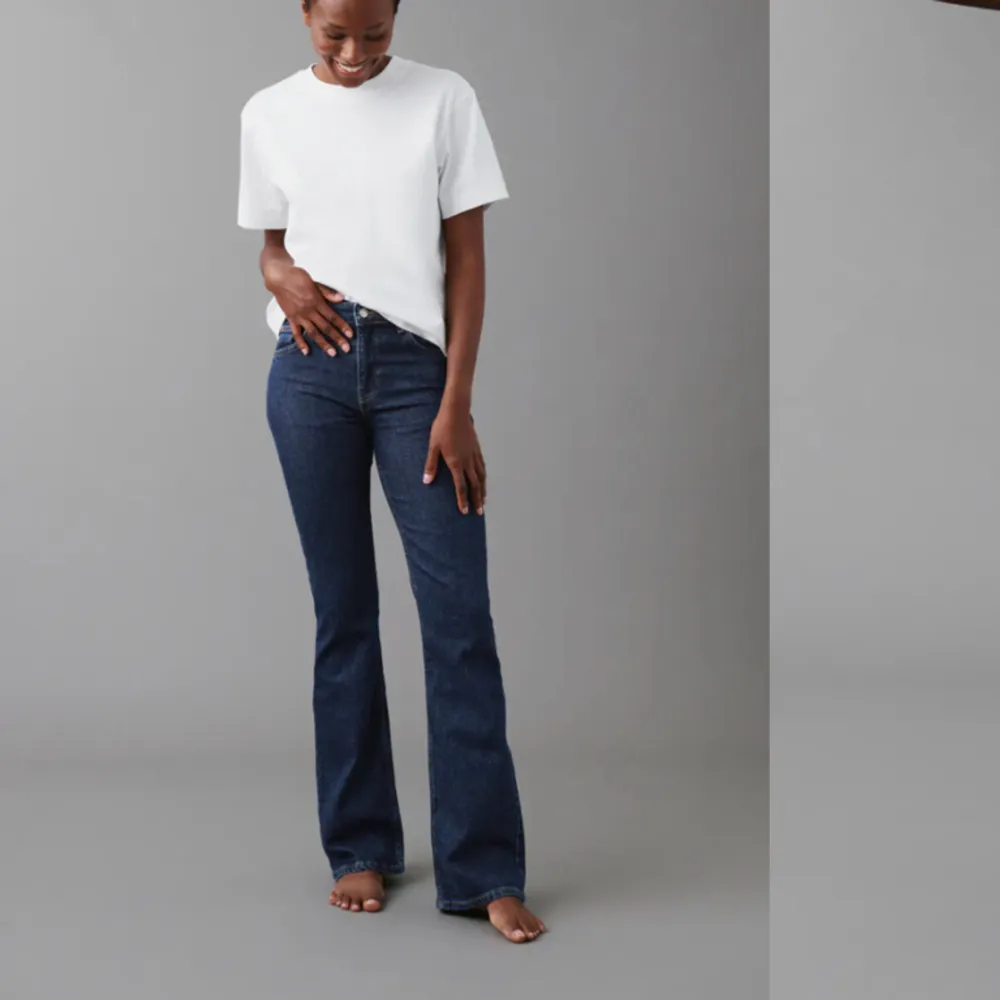 Superfina jeans från Gina Tricot, knappt använda💕 Skriv för fler bilder!. Jeans & Byxor.