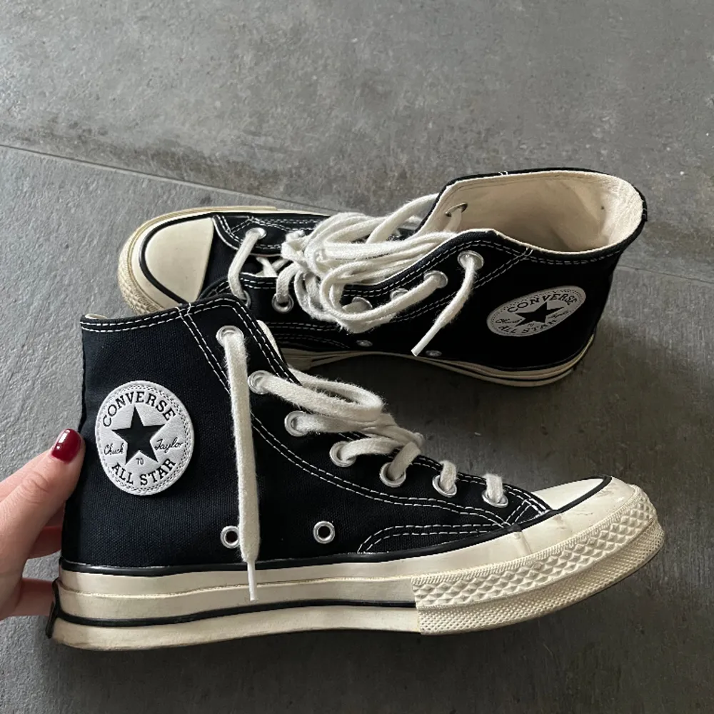 Converse i jättebra skick! Används inte längre💕nypris ca 1020kr. Skor.