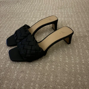 Klackar  - Säljer dessa superfina klackarna. Dom är helt oanvända 