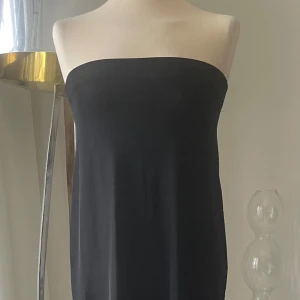 Lång klänning S  - Mycket fint skick  Lång tubklänning 