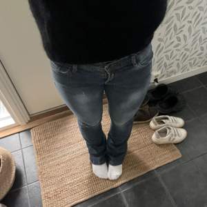 Superfina Lågmidjade jeans från zara