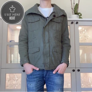 Field jacka - Tja, säljer nu denna sjukt feta field jackan i stl M! Hör av dig vid frågor eller funderingar eller för fler bilder!