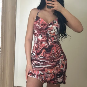 Klänning  - Söt klänning som inte kommer till användning 