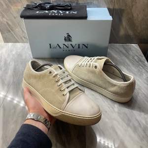 Lanvin captoe sneaker | grymt skick | Sitter 1 storlek större | Nypris: 4499 | Ingår: endast skorna | Fraktar spårbart via Postnord, på köparens bekostnad  | Hör av dig vid minsta fråga eller fundering📩