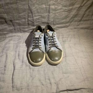 Lanvin skor - 9/10 skick i unik färg, skorna har endast en minimal repa som är svår att se! Hör av dig vid minsta fundering😃