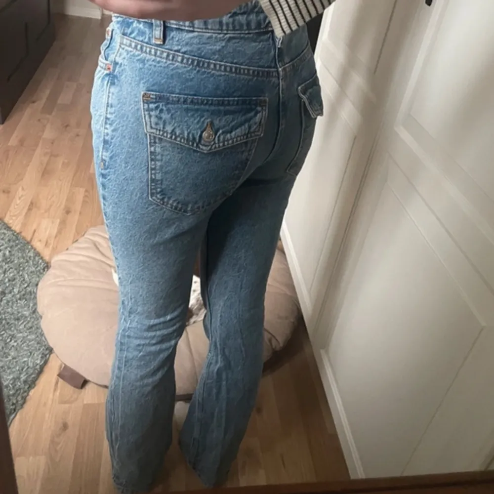 Byxor från Asos som har använts fåtal gånger. . Jeans & Byxor.