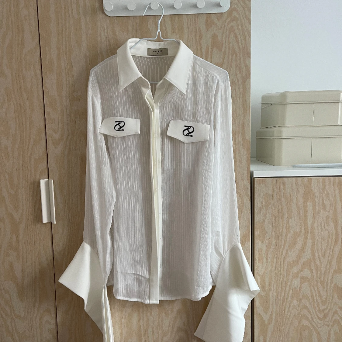 Skjorta med detaljer 