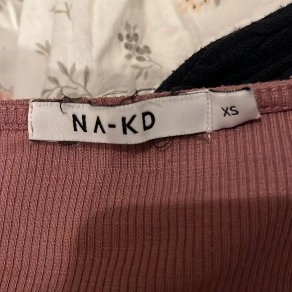 Långärmad tröja från NAKD i stl xs. Tröjor & Koftor.