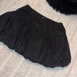 Fluffig kort kjol från zara. Köpt på barnavdelningen