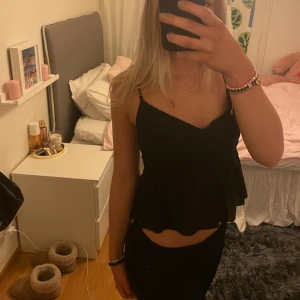 Linne volang - Jättegulligt volang linne!!