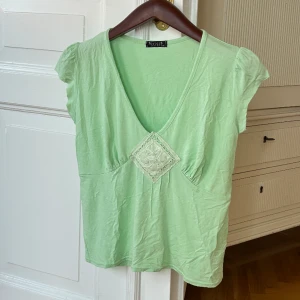 Grön t-shirt  - Nyskick 