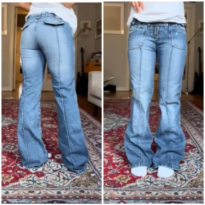 Lågmidjade bootcuts - Köpte dessa på plick men de var tyvärr för små. Innerbenslängd är 81cm.