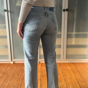 Levi’s 505s - High waist levis jeans i bra skick. Skriv om du undrar nått mer!