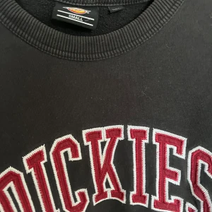 Vintage sweatshirt  - Säljer nu denna sweatshirten eftersom att den inte kommer till någon användning. Skicket är 9/10   Vid frågor kontakta mig! 