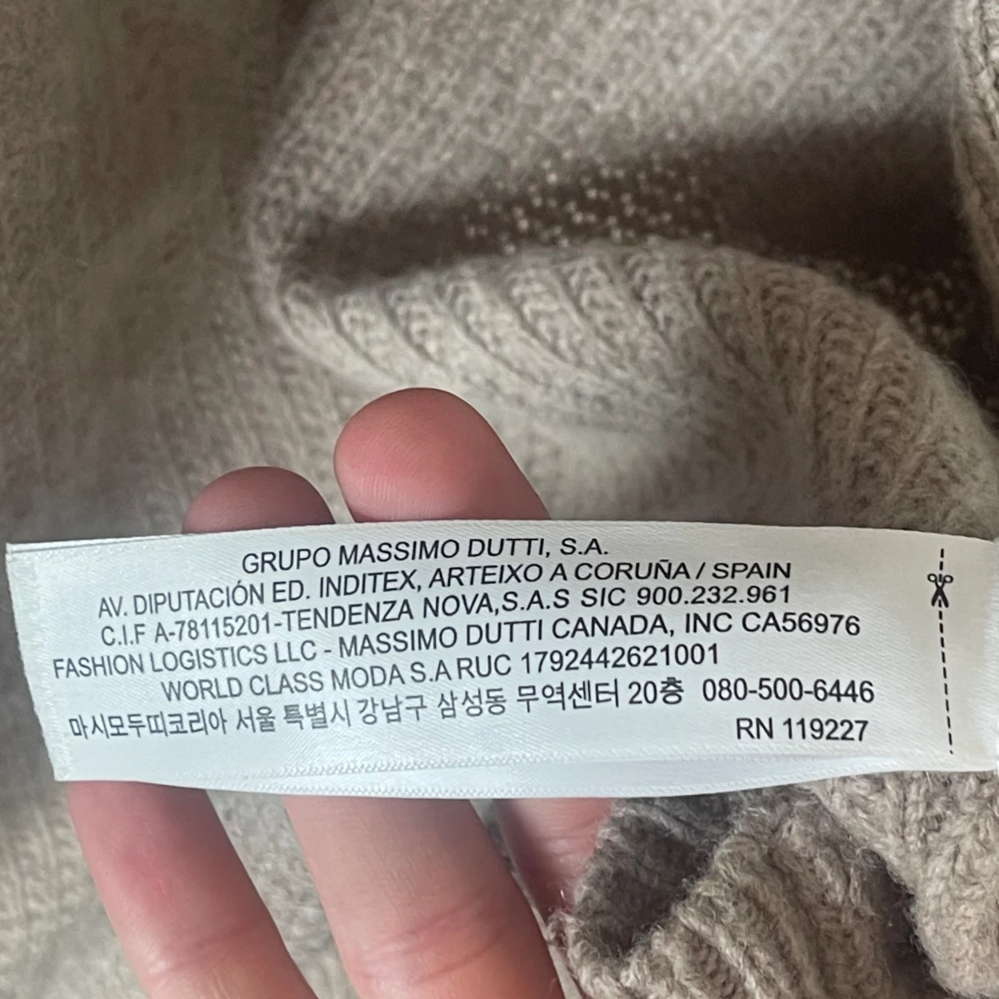 SÄLLSYNT MASSIMO DUTTI CARDIGAN - 91