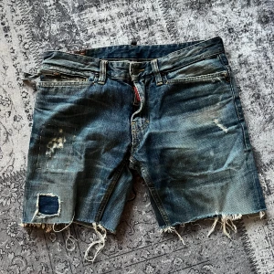Dsquared2  - Gamla avklippta dsquared2 jeans