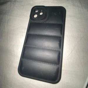 Skal - Skal till en iPhone 11 jätte bra skick aldrig använt